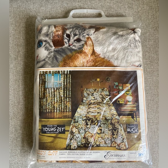 Vintage new in package twin comforter with cat print - Picture 1 of 5
